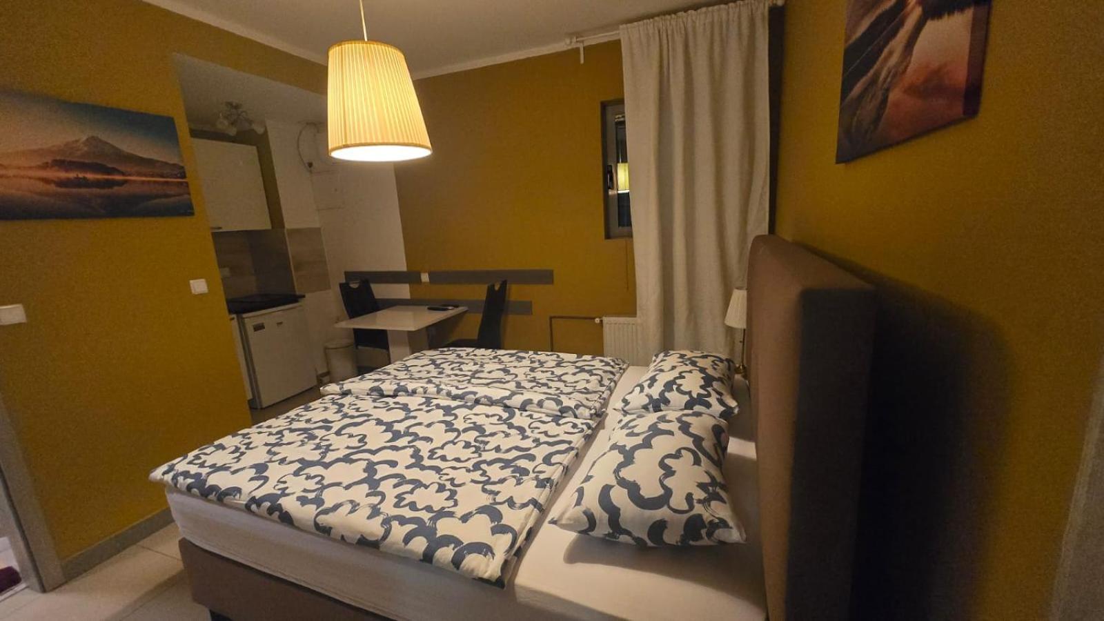 Royal Apartments & Rooms 萨格勒布 外观 照片